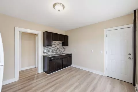 28-30 Cherrelyn St, Springfield, MA 01104 photo 7