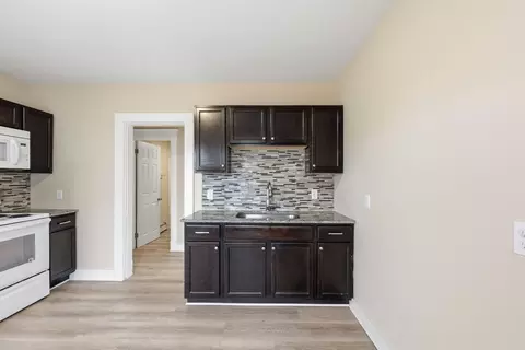 28-30 Cherrelyn St, Springfield, MA 01104 photo 5
