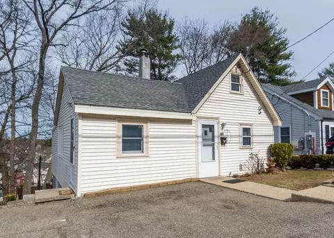 203 College Farm Rd, Waltham, MA 02452