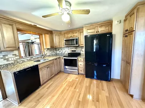 2 Wholan Park, Middleboro, MA 02346