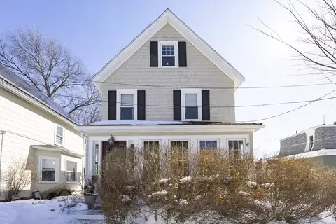 7 Elm St, Hyde Park, MA 02136