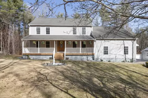 147 West St, Douglas, MA 01516