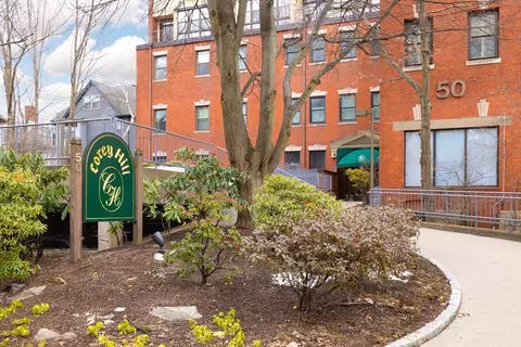 50 Winchester St #413, Brookline, MA 02446