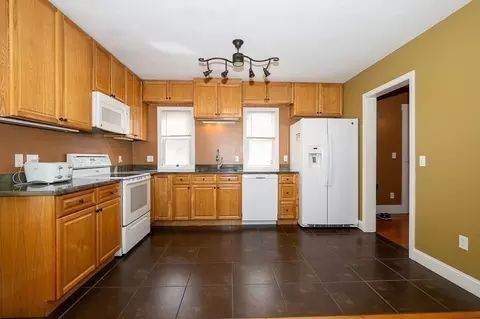 134 Baker St, Gardner, MA 01440 photo 3
