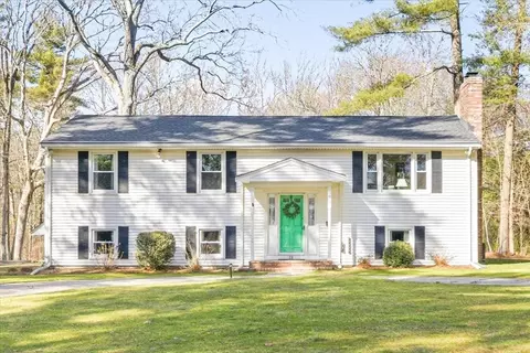 10 W Cudworth, Freetown, MA 02702