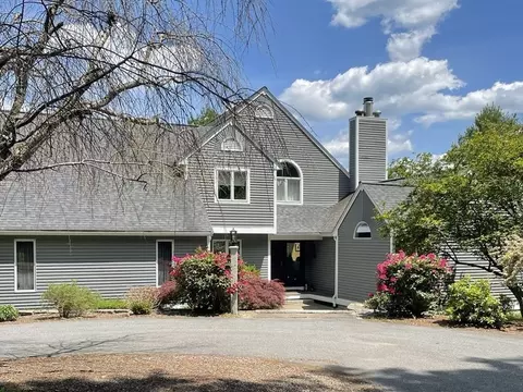 212 West St, Douglas, MA 01516