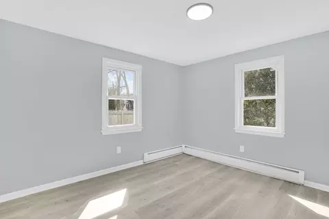 Bedroom - 116 Carr St, Springfield, MA 01118 photo 2 of 6