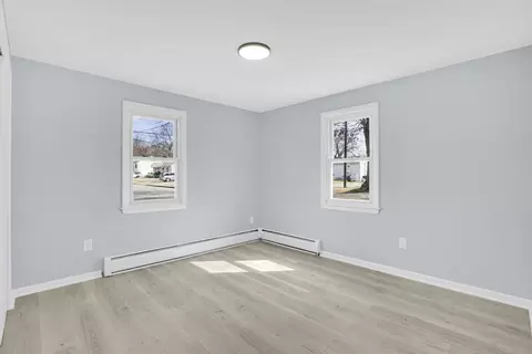 Bedroom - 116 Carr St, Springfield, MA 01118 photo 3 of 6