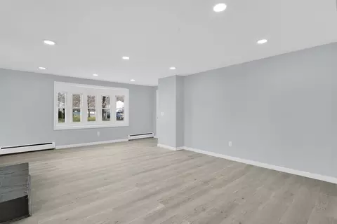 Living - 116 Carr St, Springfield, MA 01118 photo 6 of 6