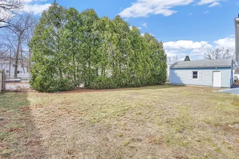 Exterior - 116 Carr St, Springfield, MA 01118 photo 5 of 7