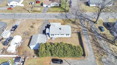 View/Area - 116 Carr St, Springfield, MA 01118 photo 2 of 3