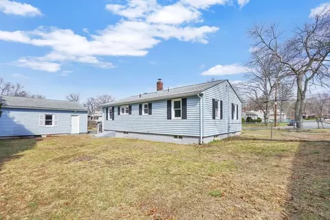 Exterior - 116 Carr St, Springfield, MA 01118 photo 3 of 7