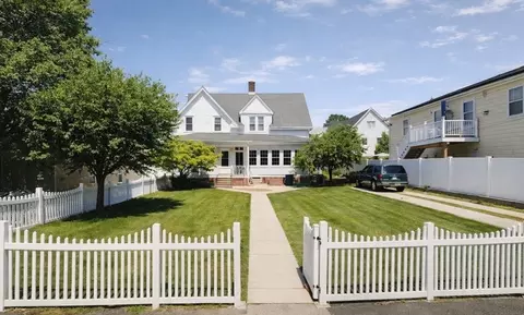 24 Carleton St, Revere, MA 02151