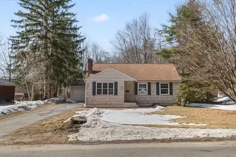 120 Pine St, Leicester, MA 01524
