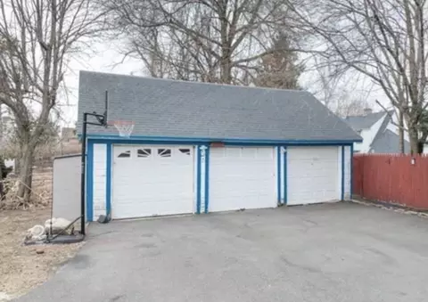29 Eddywood St, Springfield, MA 01118 photo 2