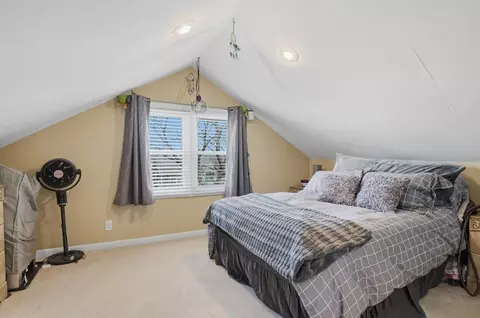 84 Eureka St, Worcester, MA 01603 photo 18