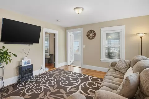 84 Eureka St, Worcester, MA 01603 photo 10