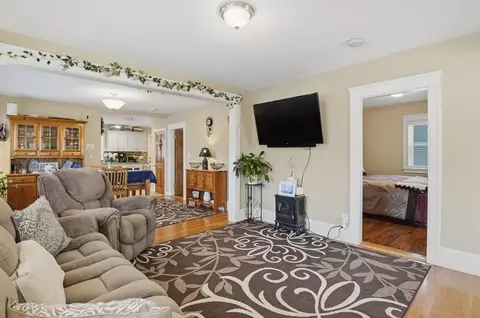 84 Eureka St, Worcester, MA 01603 photo 11