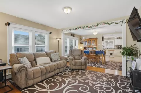 84 Eureka St, Worcester, MA 01603 photo 8