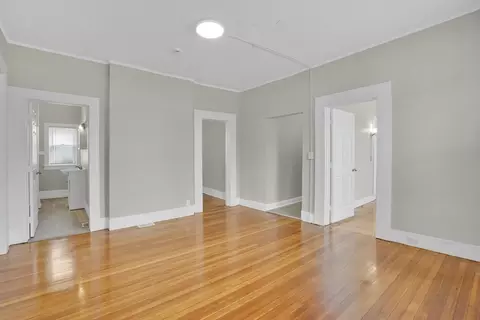 139 Bay St, Springfield, MA 01109 photo 8