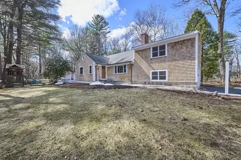 42 Troutbrook Rd, Dover, MA 02030