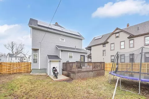 Exterior - 276 Dickinson St, Springfield, MA 01108 photo 4 of 8