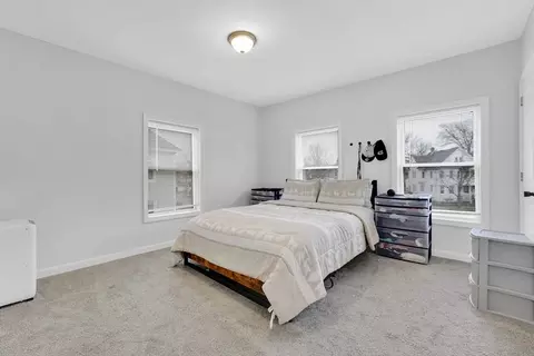 Bedroom - 276 Dickinson St, Springfield, MA 01108 photo 1 of 5