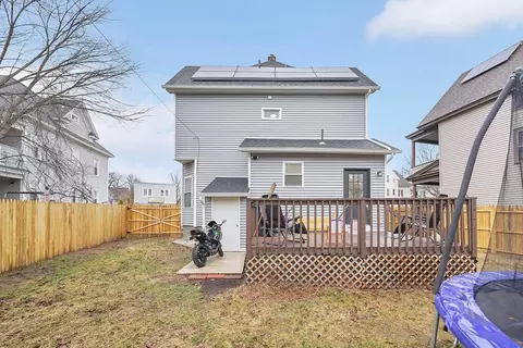 Exterior - 276 Dickinson St, Springfield, MA 01108 photo 3 of 8