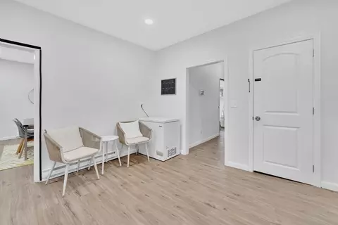 Entry Way - 276 Dickinson St, Springfield, MA 01108 photo 5 of 6