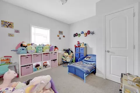 Bedroom - 276 Dickinson St, Springfield, MA 01108 photo 3 of 5