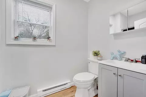 Bath - 276 Dickinson St, Springfield, MA 01108 photo 1 of 2