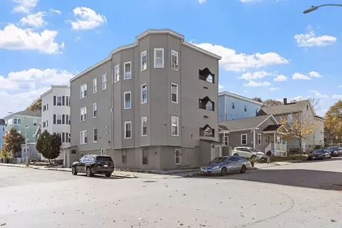 40 Aetna St, Worcester, MA 01604