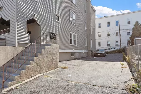 40 Aetna St, Worcester, MA 01604 photo 4