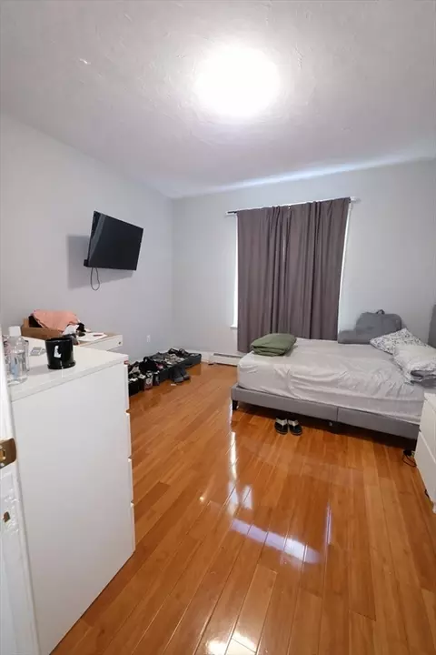 Bedroom - 8 Pelham St, Worcester, MA 01609 photo 1 of 5