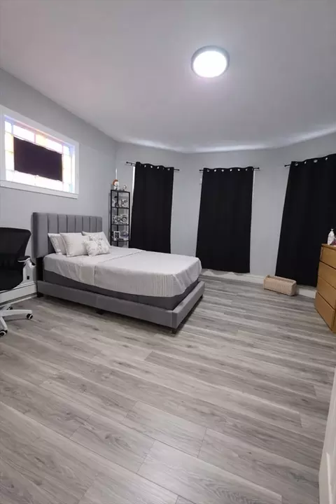 Bedroom - 8 Pelham St, Worcester, MA 01609 photo 3 of 5