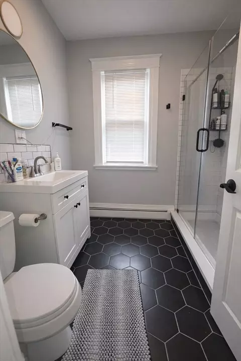 Bath - 8 Pelham St, Worcester, MA 01609 photo 4 of 4