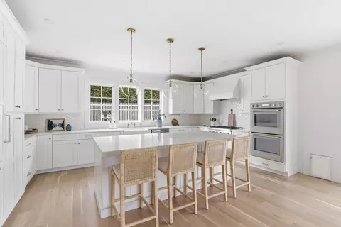 28 Marsh St, Hingham, MA 02043 photo 3