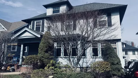 27 Richwood St, West Roxbury, MA 02132