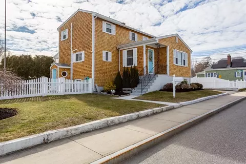 100 Potter St, Dartmouth, MA 02748