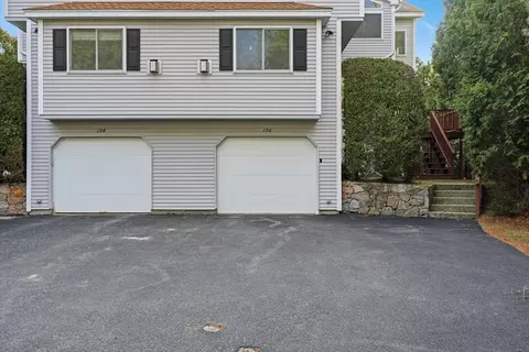 196 Algonquin Trl #196, Ashland, MA 01721