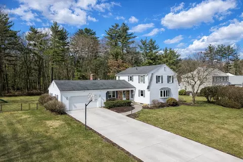 141 Tanglewood Dr, East Longmeadow, MA 01028