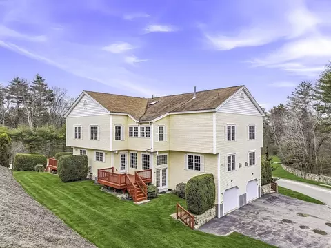 4 Patriots Blvd #4, Hopkinton, MA 01748