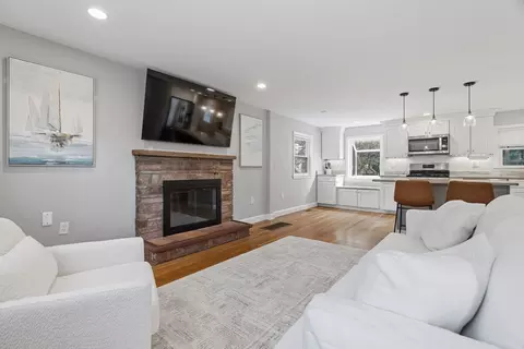 25 Hazelmere Rd, Roslindale, MA 02131