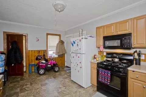20 E School St, West Springfield, MA 01089 photo 21