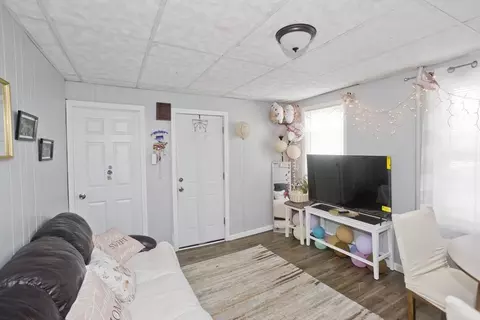 20 E School St, West Springfield, MA 01089 photo 26