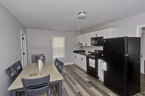 20 E School St, West Springfield, MA 01089 photo 7