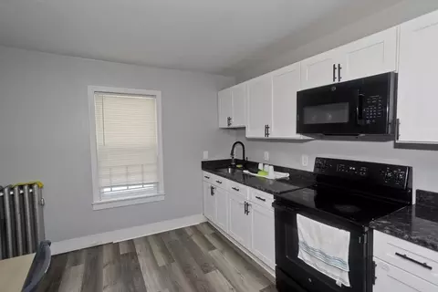 20 E School St, West Springfield, MA 01089 photo 6