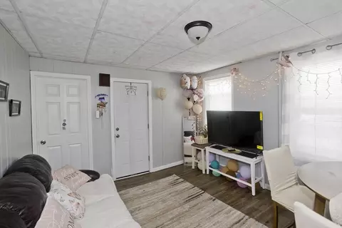 20 E School St, West Springfield, MA 01089 photo 25