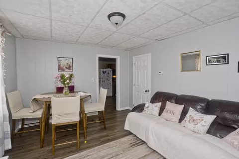 20 E School St, West Springfield, MA 01089 photo 23