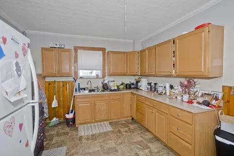 20 E School St, West Springfield, MA 01089 photo 19